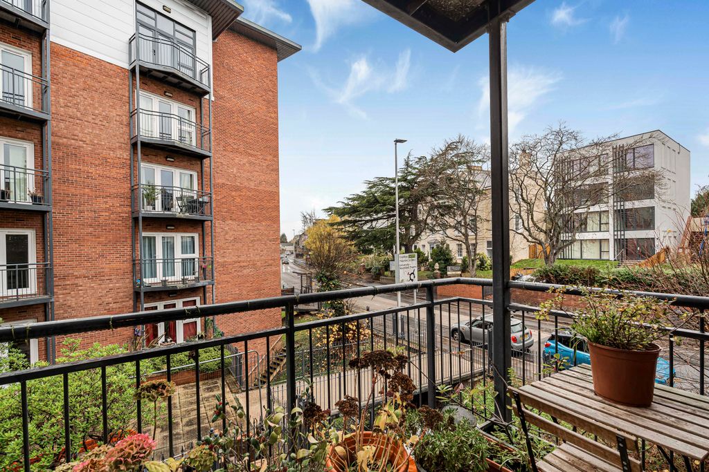 Property photo 2 of 18