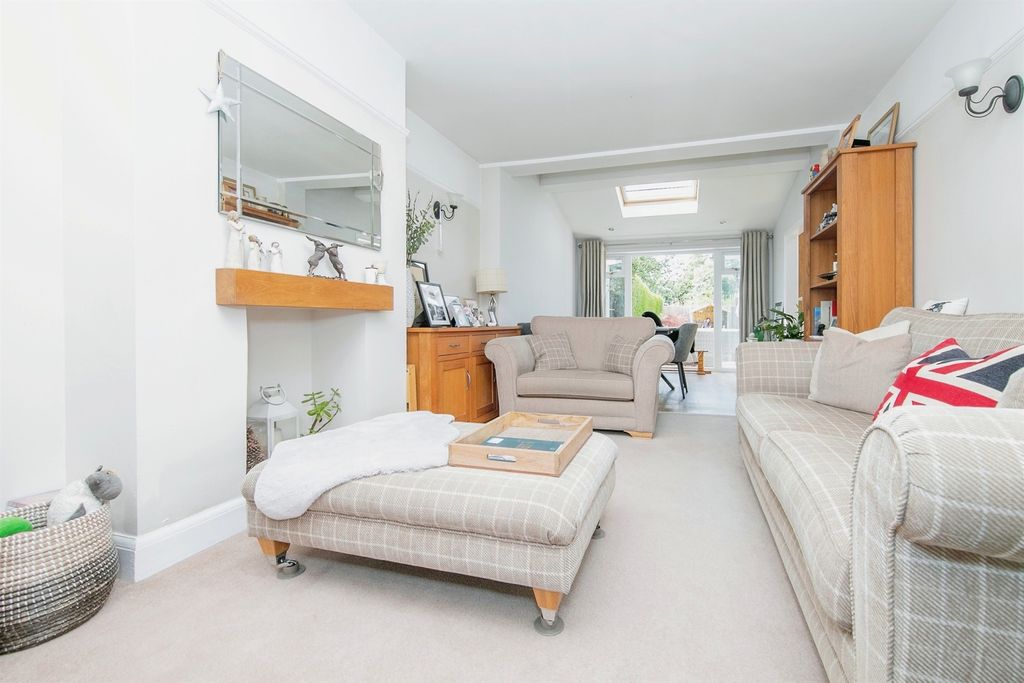 Property photo 1 of 17