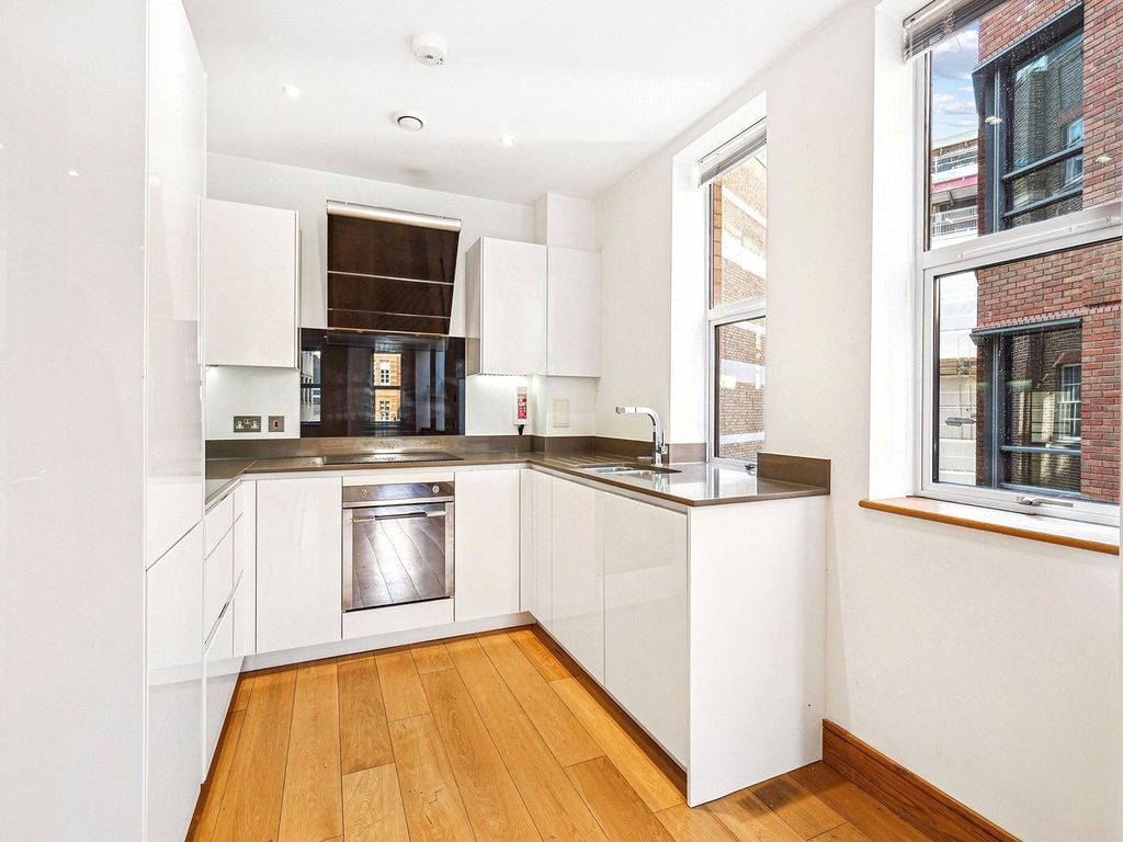 Property photo 3 of 18 Ludgate Broadway