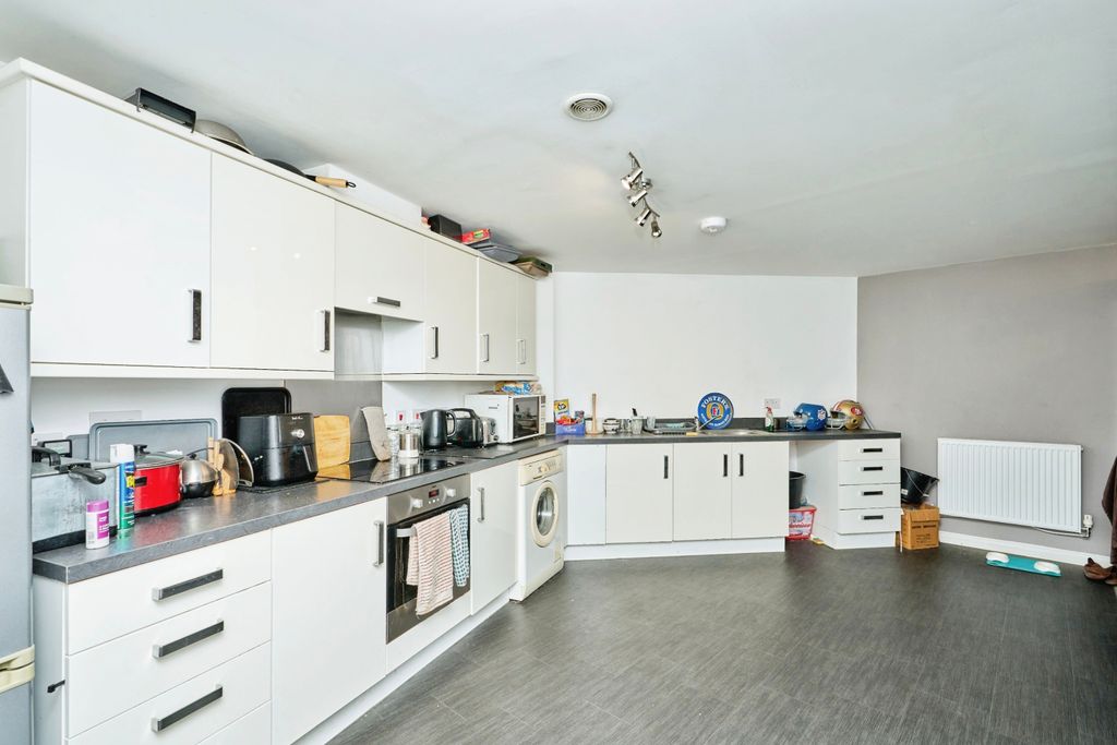 Property photo 2 of 13 Kitchen
