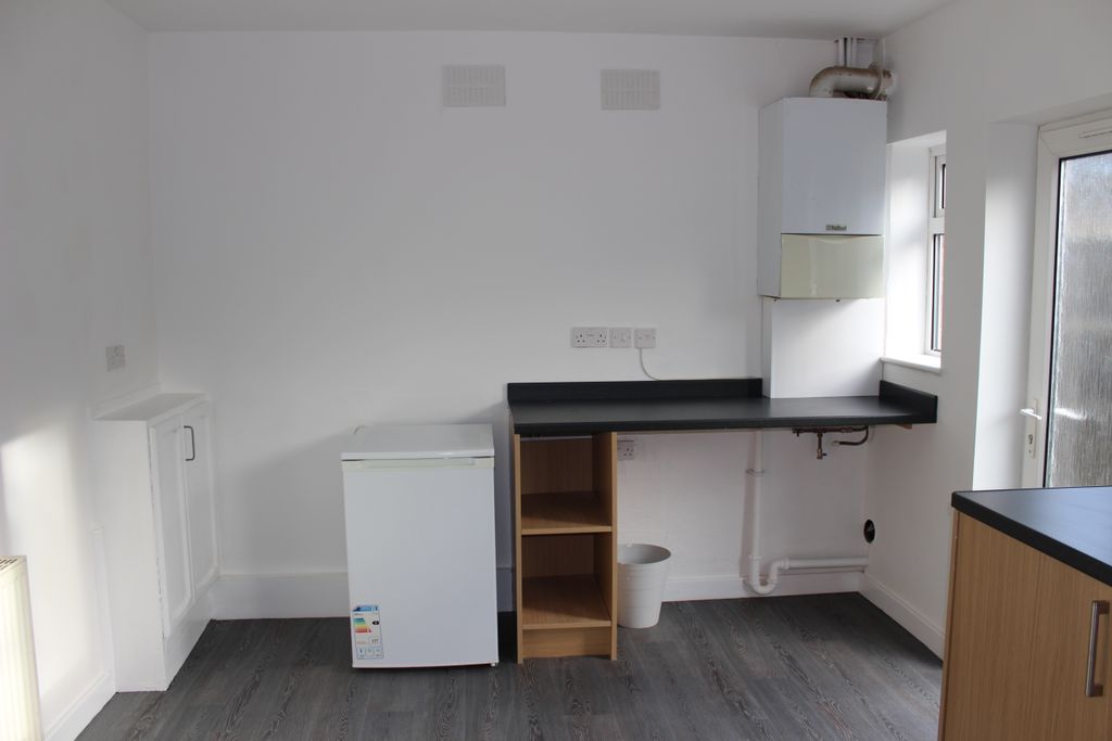 Property photo 2 of 10 Kitchen Diner
