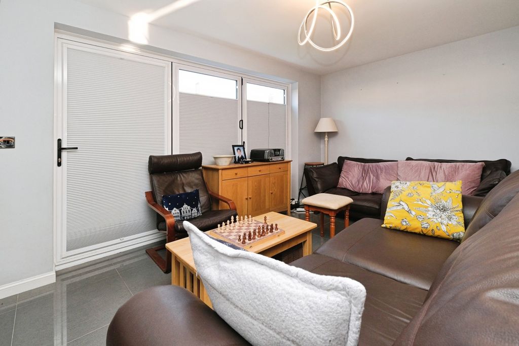 Property photo 2 of 16 Photo