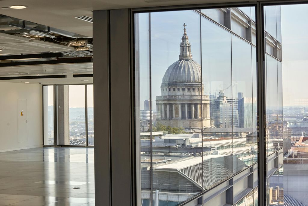 Property photo 3 of 17 Iconic Views