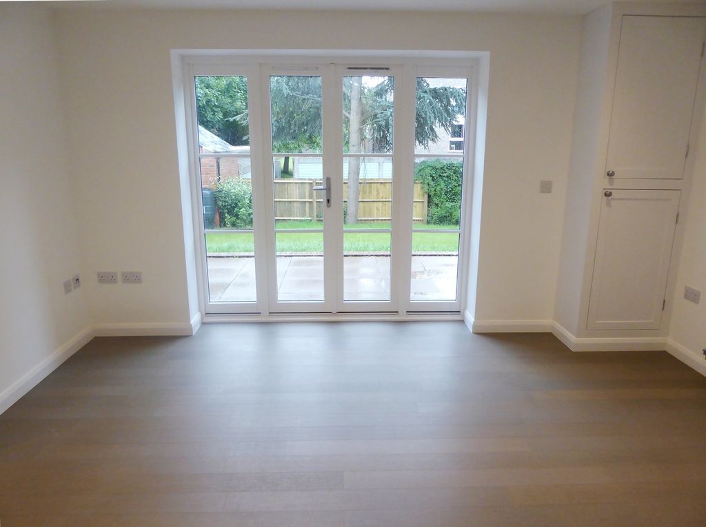 Property photo 3 of 8 Living Area