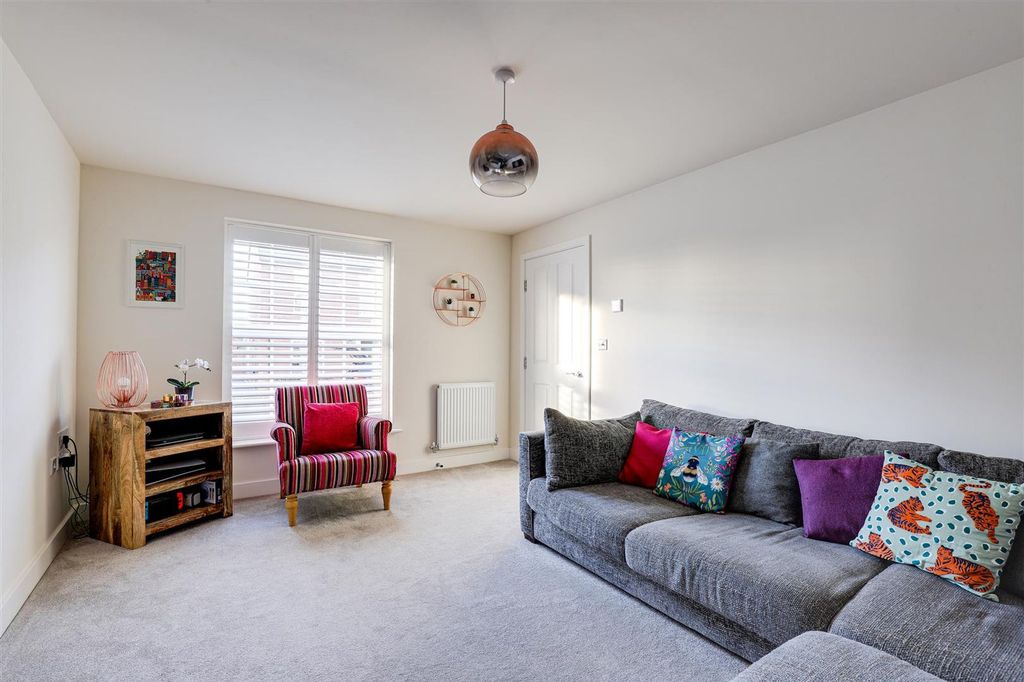 Property photo 2 of 26