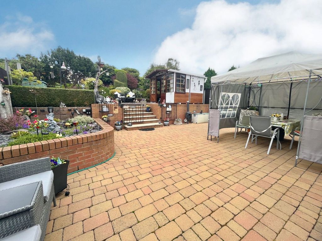 Property photo 2 of 44