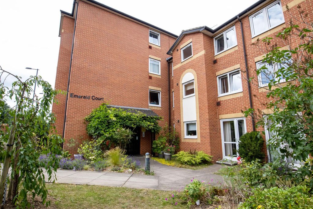 Property photo 1 of 9 Front (Exterior)