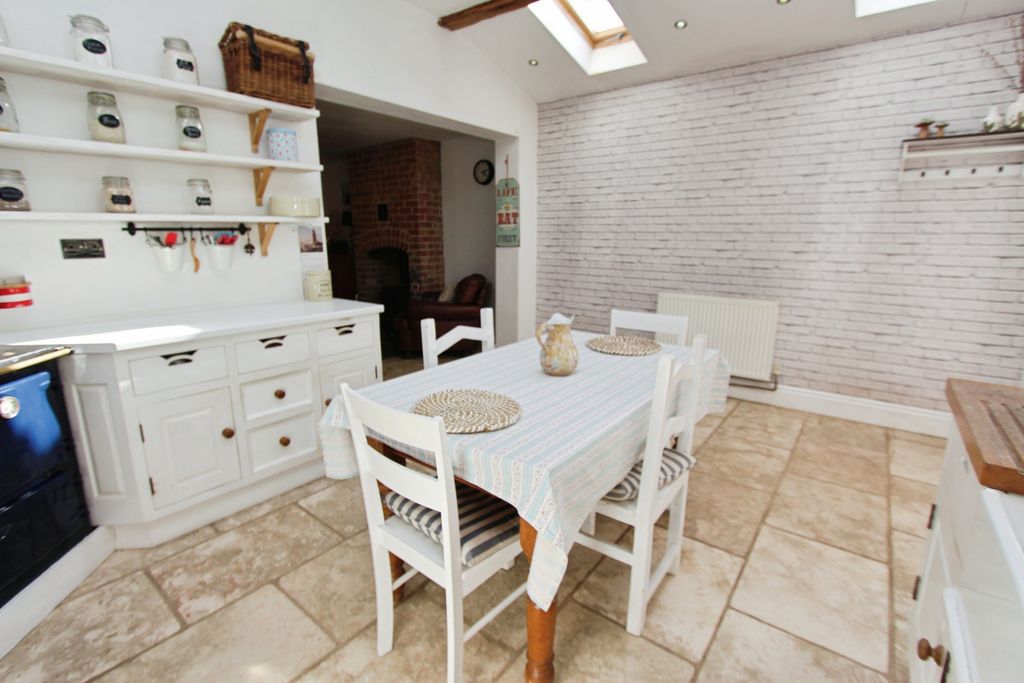 Property photo 3 of 25
