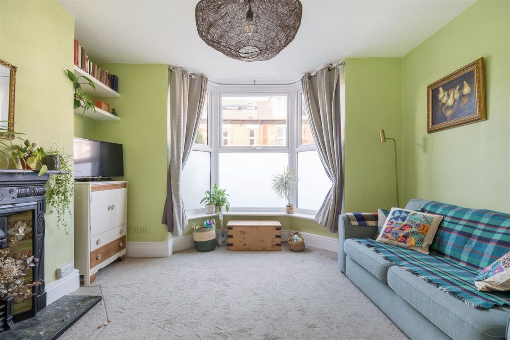 Property photo 2 of 34 Untitled (6 Of 21).Jpg