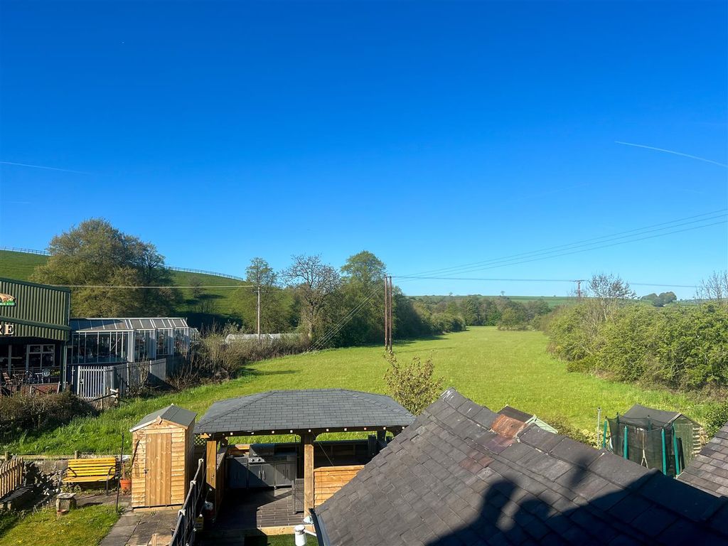 Property photo 2 of 19 20260429_081202402_Ios.Jpg