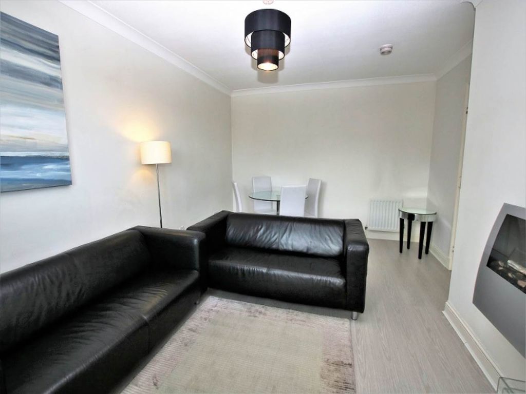Property photo 2 of 12 Lounge B