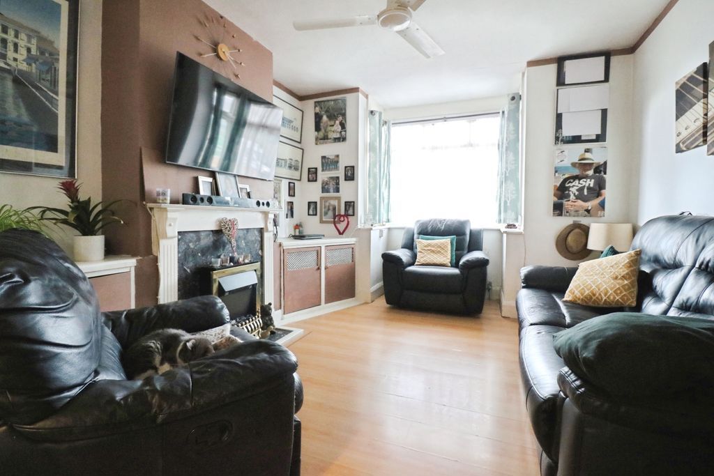 Property photo 3 of 19 Photo 15
