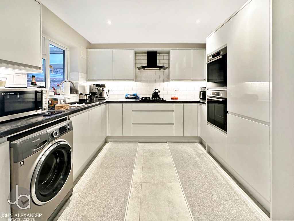 Property photo 3 of 19 20260209_154214509_0.5