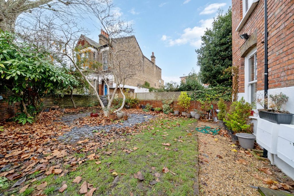 Property photo 3 of 10