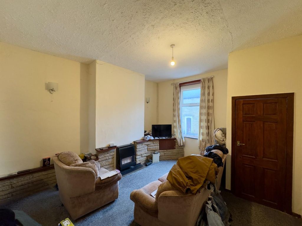 Property photo 1 of 10 Hollingreave Road, Burnley, Reception Room Photo,