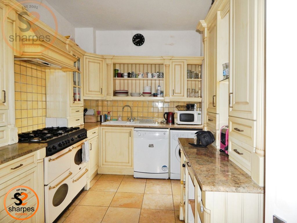 Property photo 3 of 9 0F5A9385-4.Kitchen.Jpg