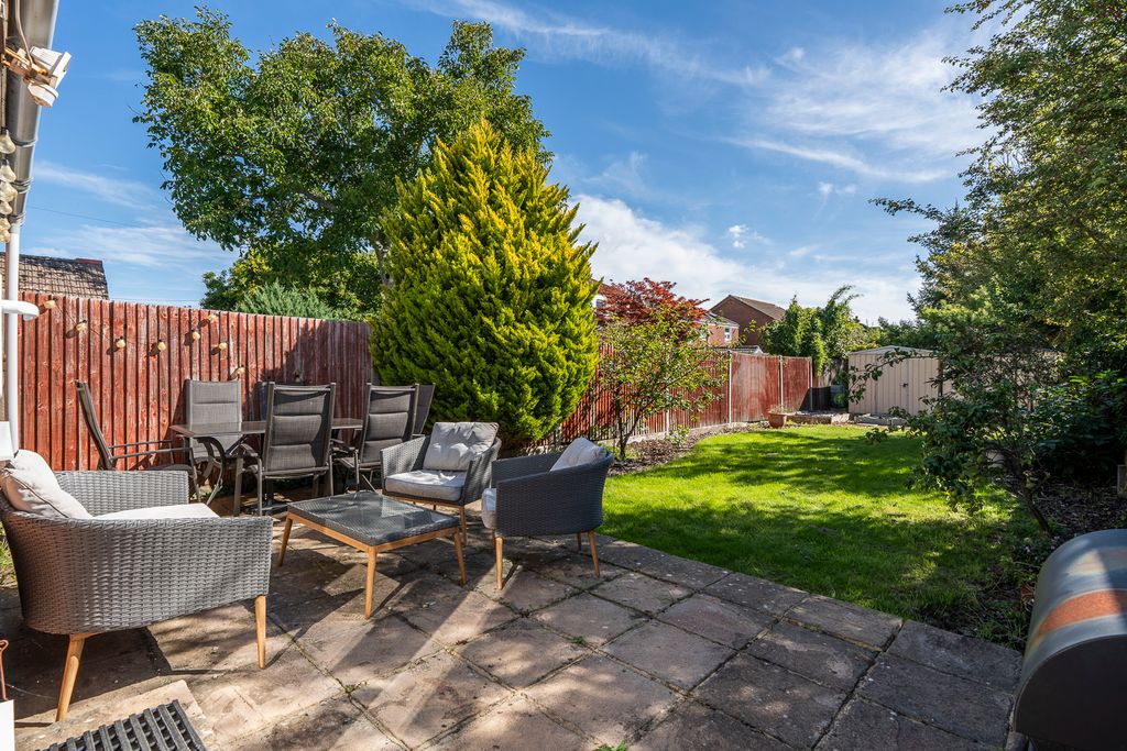 Property photo 2 of 17