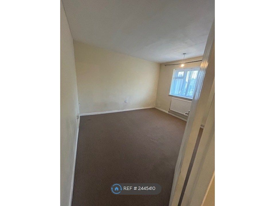 Property photo 3 of 15 Bedroom 2