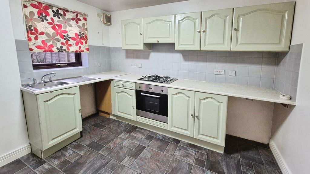 Property photo 3 of 13 Kitchen Diner