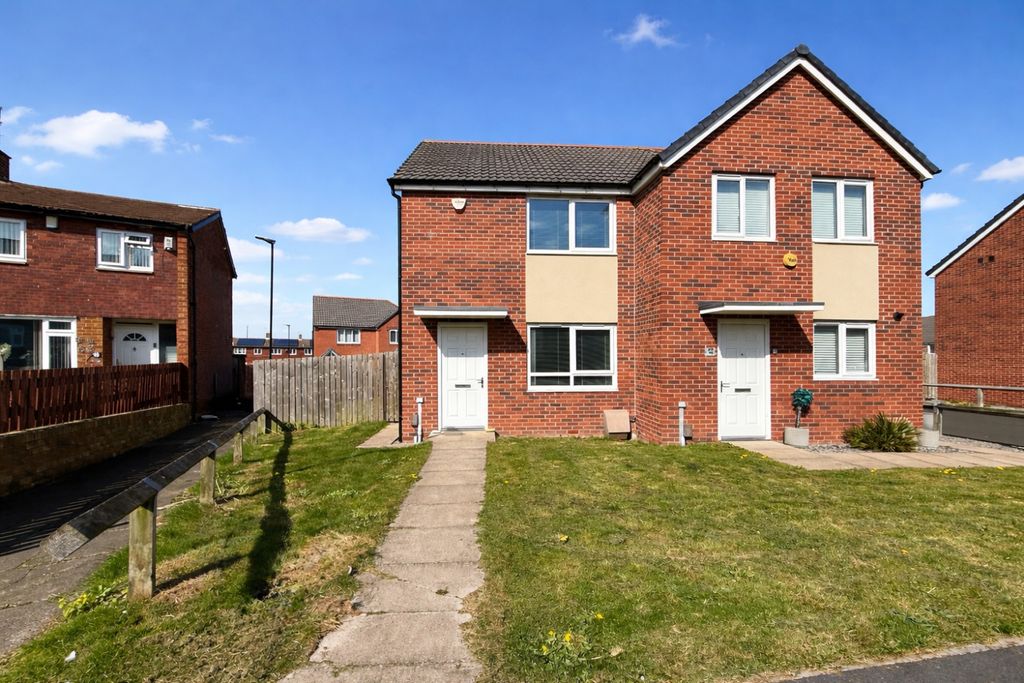 Property photo 1 of 16 19C9F27F-B9D5-41E2-8B37-Edf031050EE0