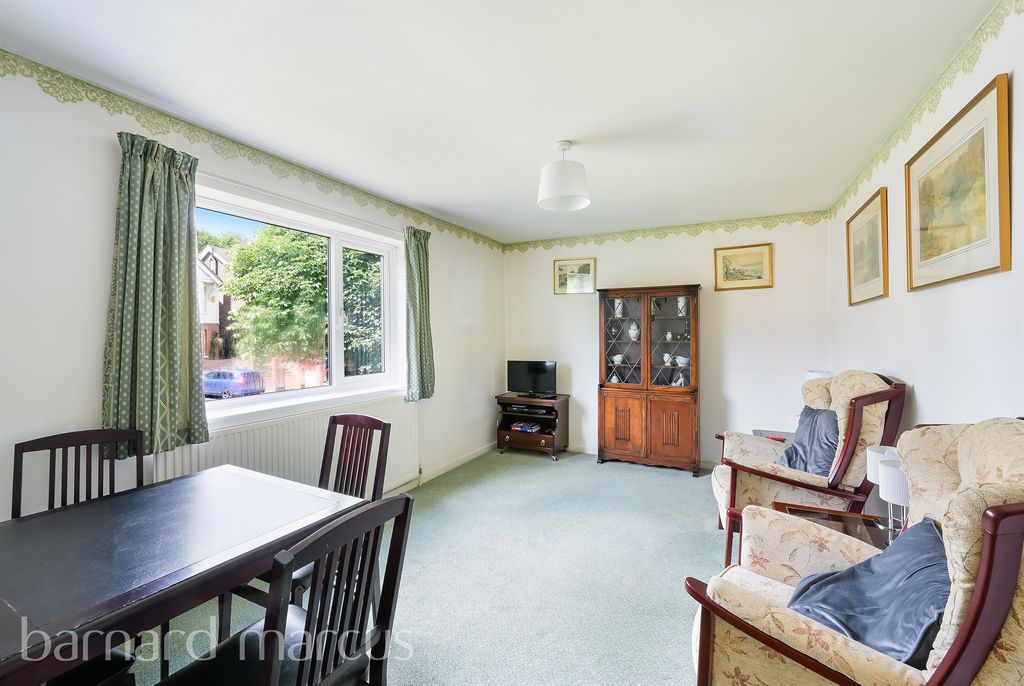 Property photo 2 of 12