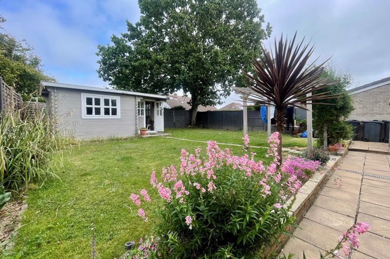 Property photo 2 of 17 Garden