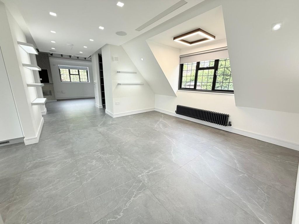 Additional image 7 of 3 bed flat to rentBeech Hill Avenue, Hadley Wood EN4