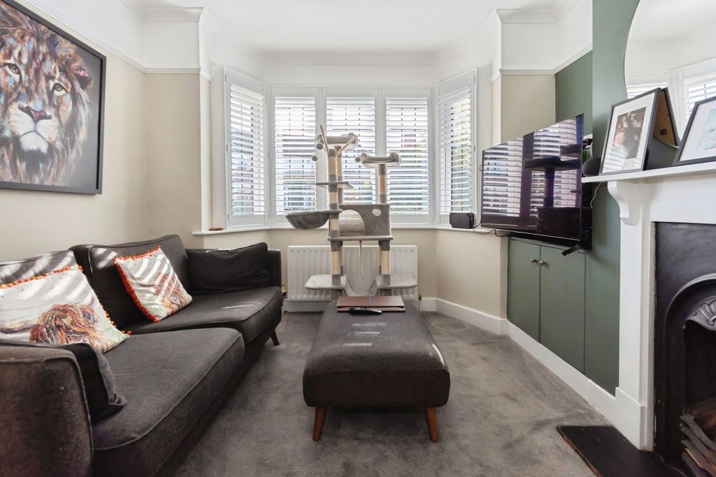 Property photo 3 of 19 Living Room