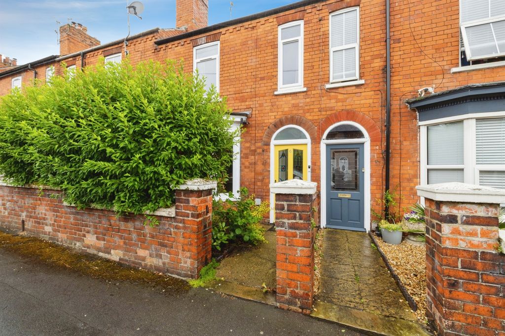 Property photo 1 of 18