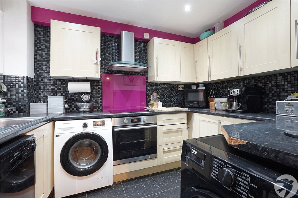 Property photo 2 of 12 Picture No. 40