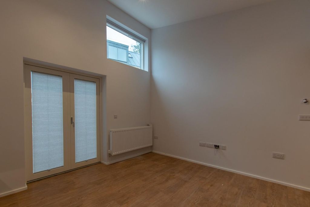 Property photo 2 of 7 Kitchen/Dining/Living Room