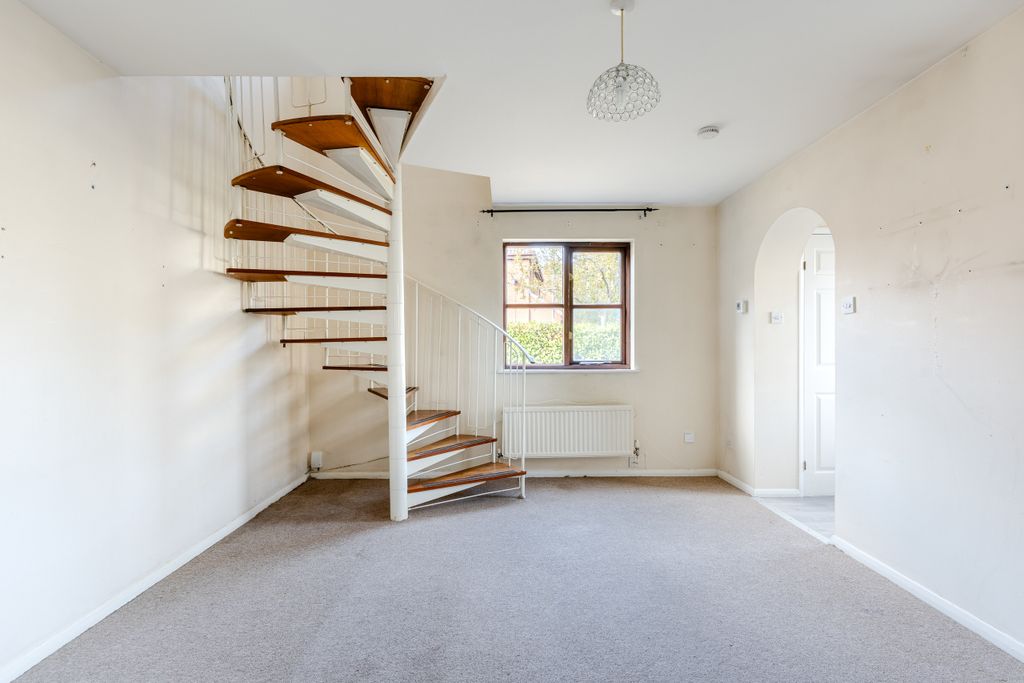 Property photo 3 of 12 A7409293-Hdr-2