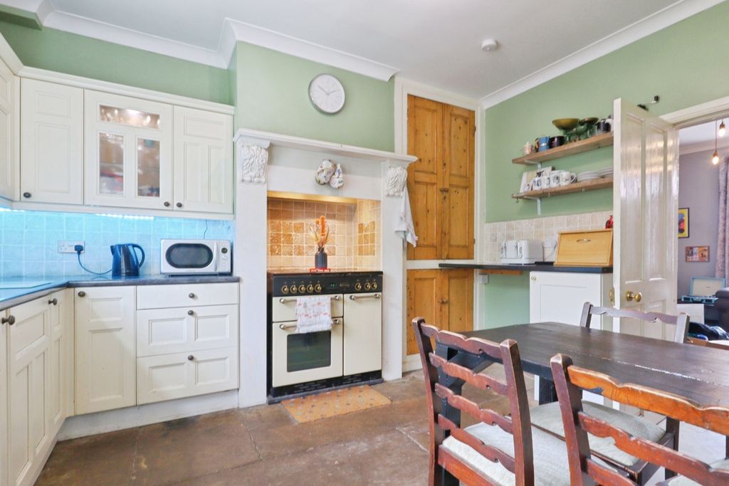 Property photo 3 of 15 Kitchen