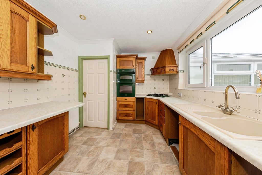 Property photo 3 of 33 Pbox-Img.Jpg
