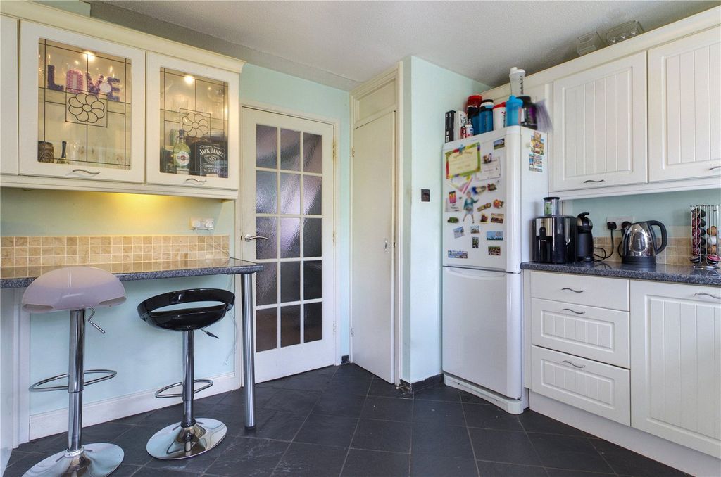 Property photo 3 of 14 Kitchen