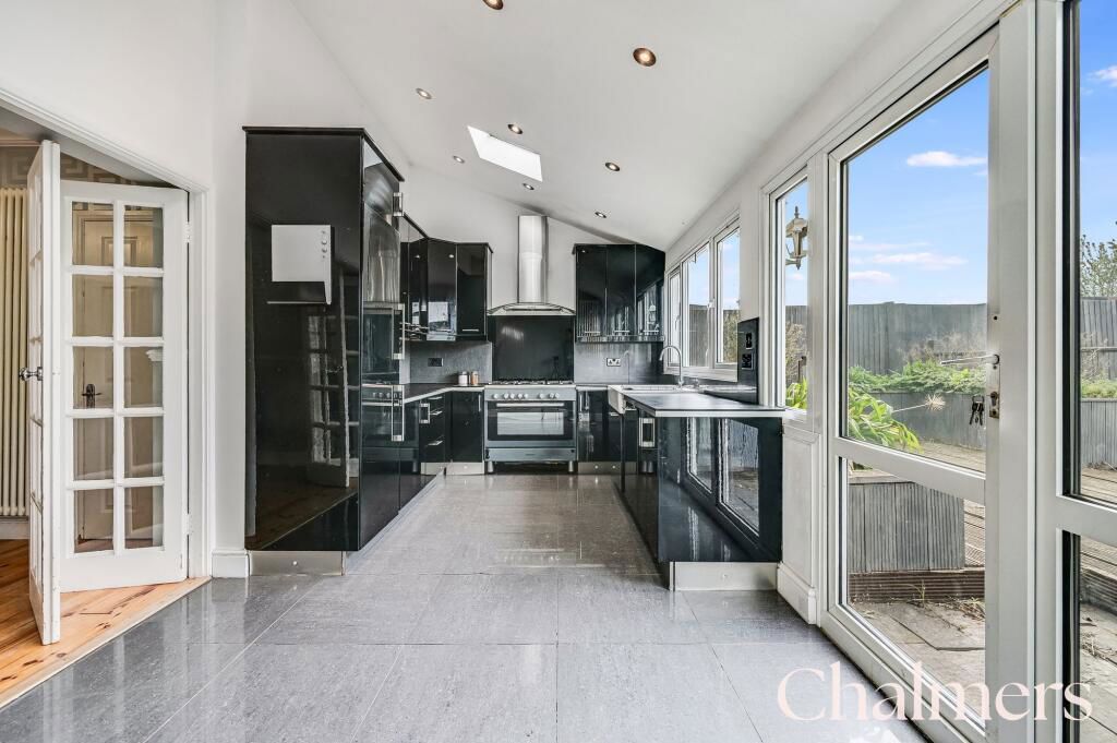 Property photo 2 of 20