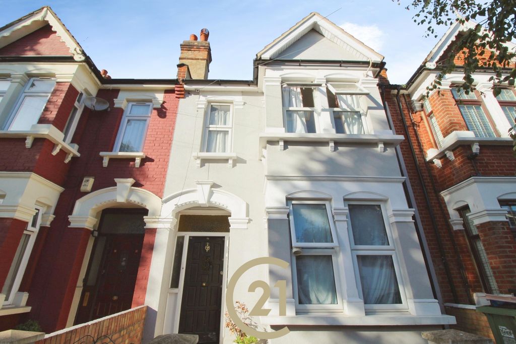 Property photo 1 of 17 External
