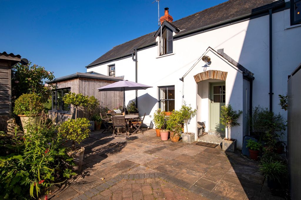 Property photo 1 of 36