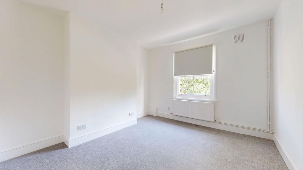 Property photo 2 of 9 Flat B, 43 Montague Road, Hackney, London, E8 2Hn