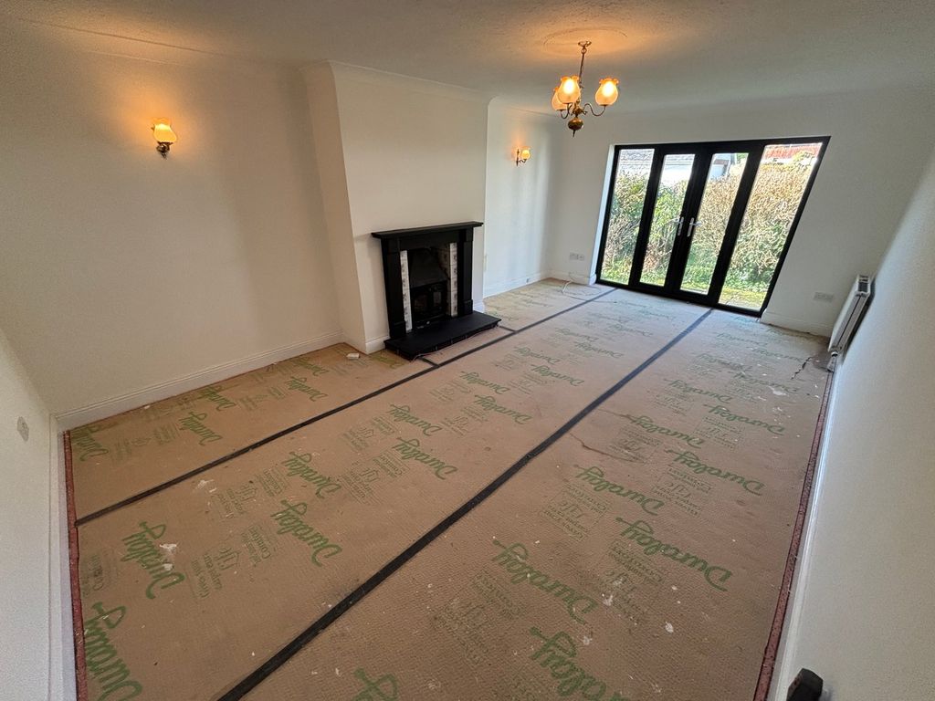 Property photo 3 of 23