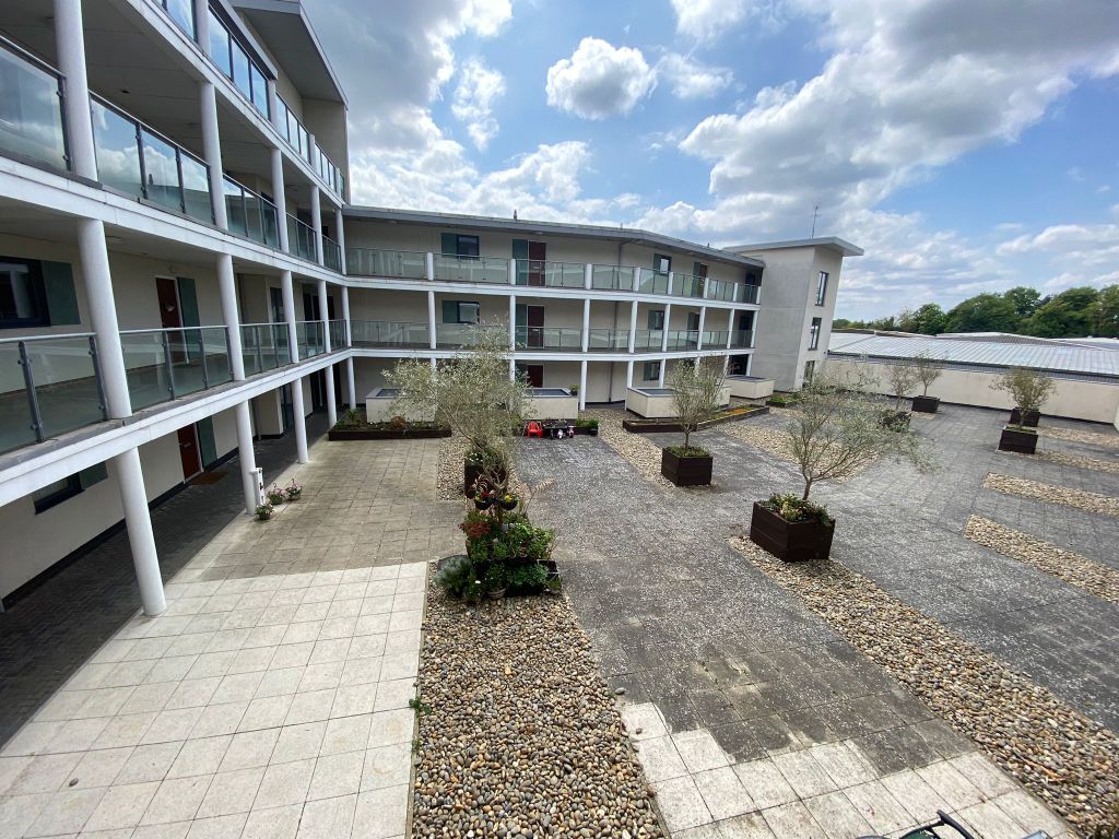 Property photo 2 of 19