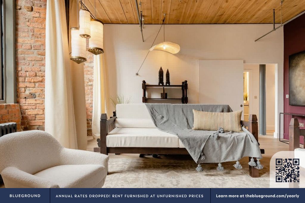 Property photo 3 of 27 Living Room