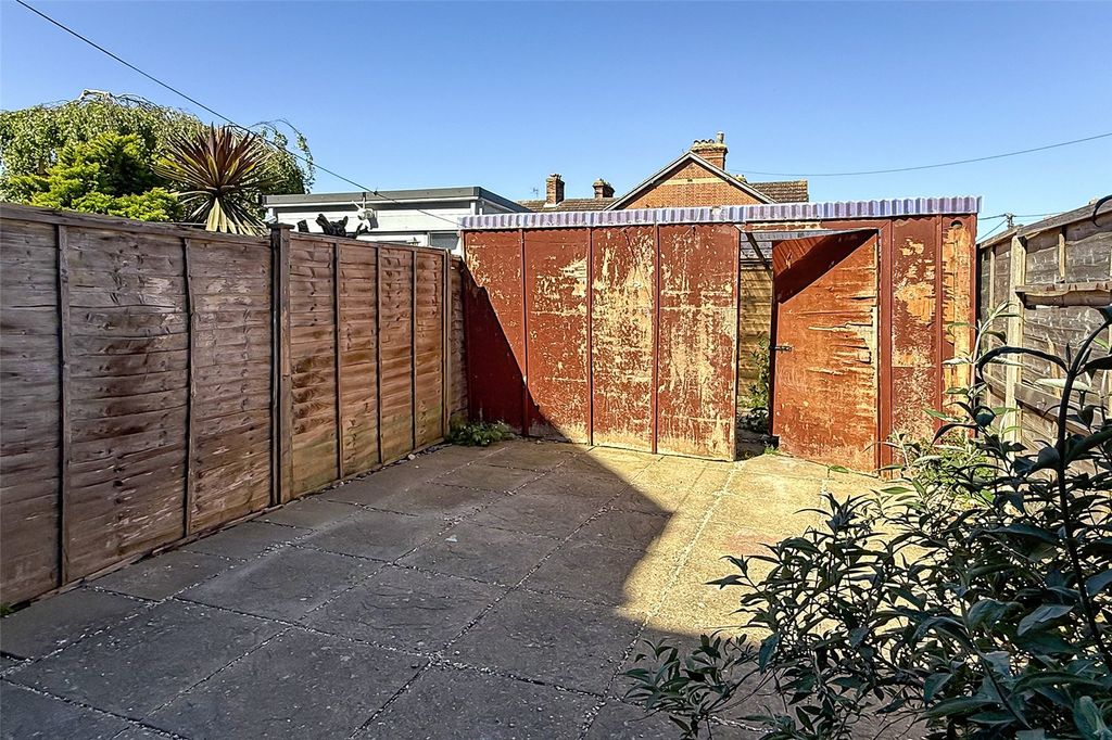 Additional image 5 of Studio for saleArundel Road, Littlehampton, West Sussex BN17