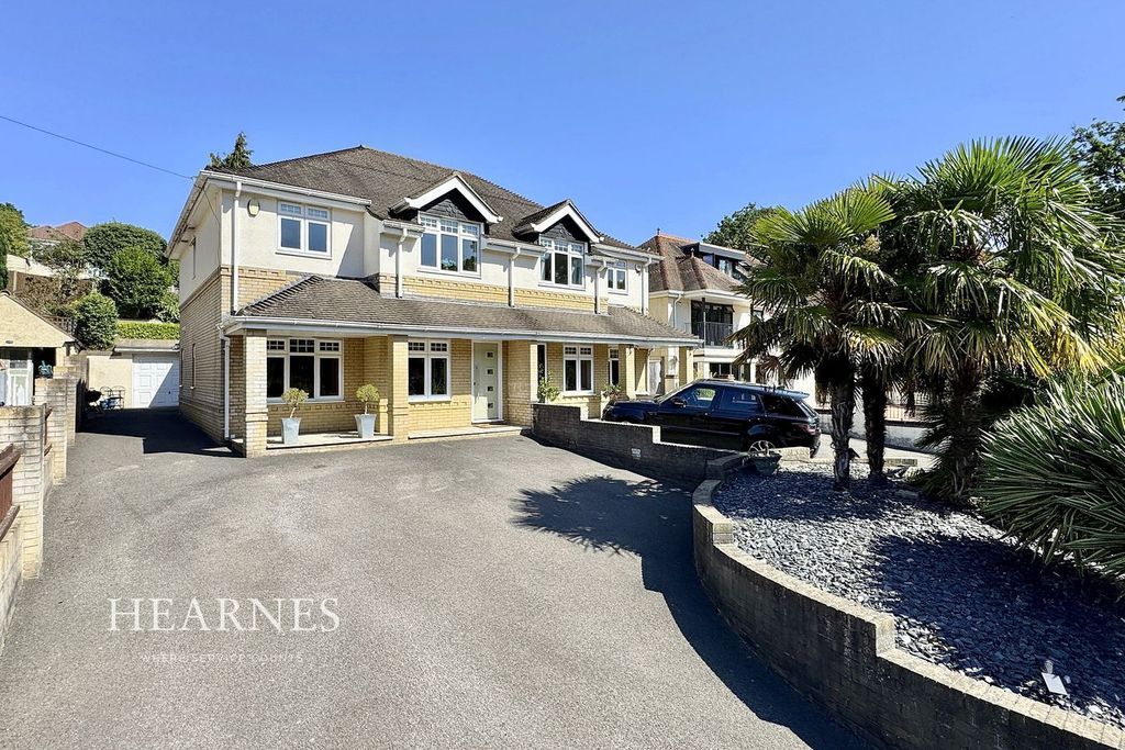 Property photo 1 of 24