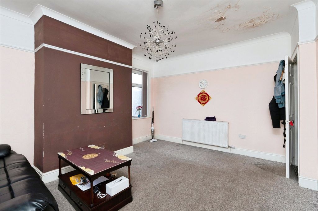 Property photo 2 of 16 Living Room