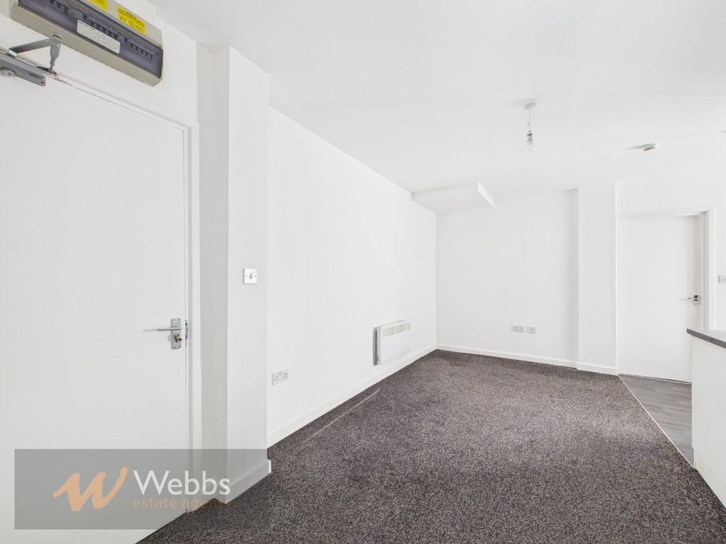 Property photo 3 of 16 Cam05244G0-Pr0313-Still006.Jpg