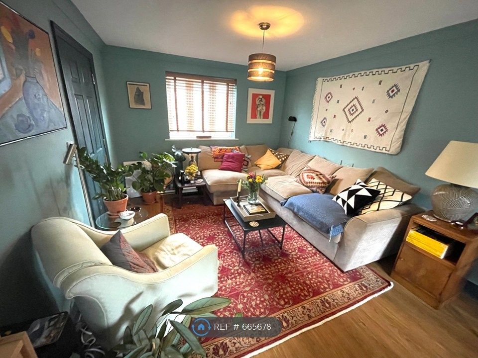 Property photo 3 of 13 Sitting Room
