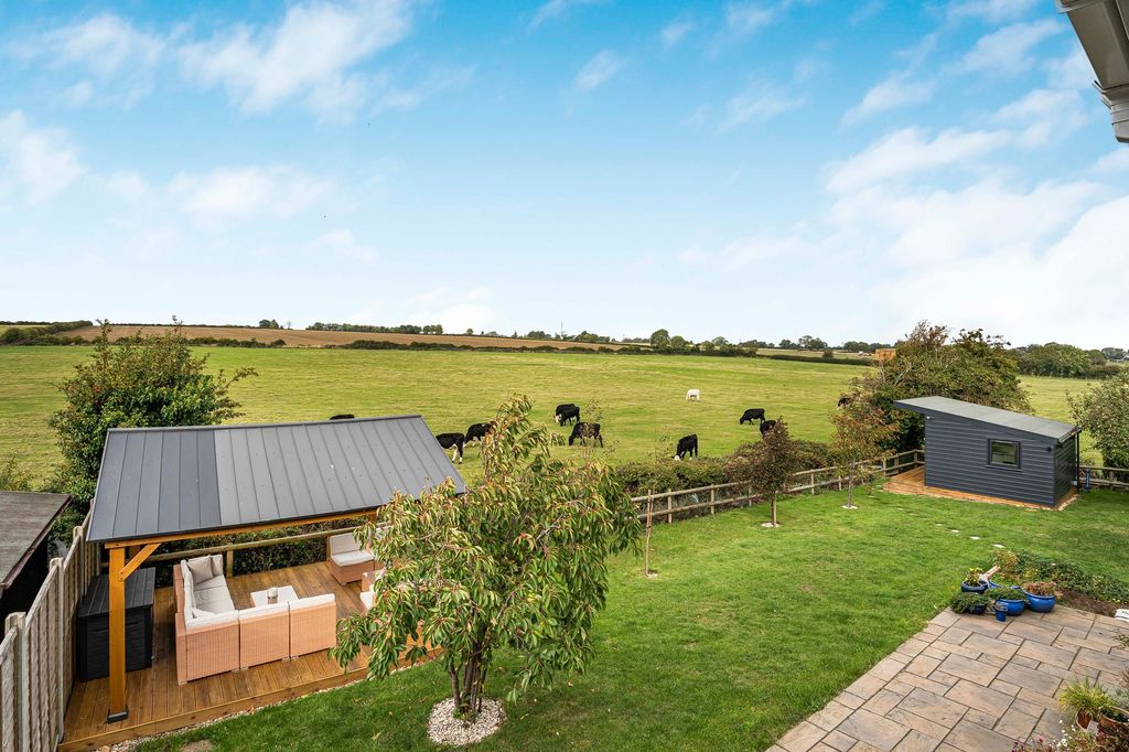 Property photo 3 of 35