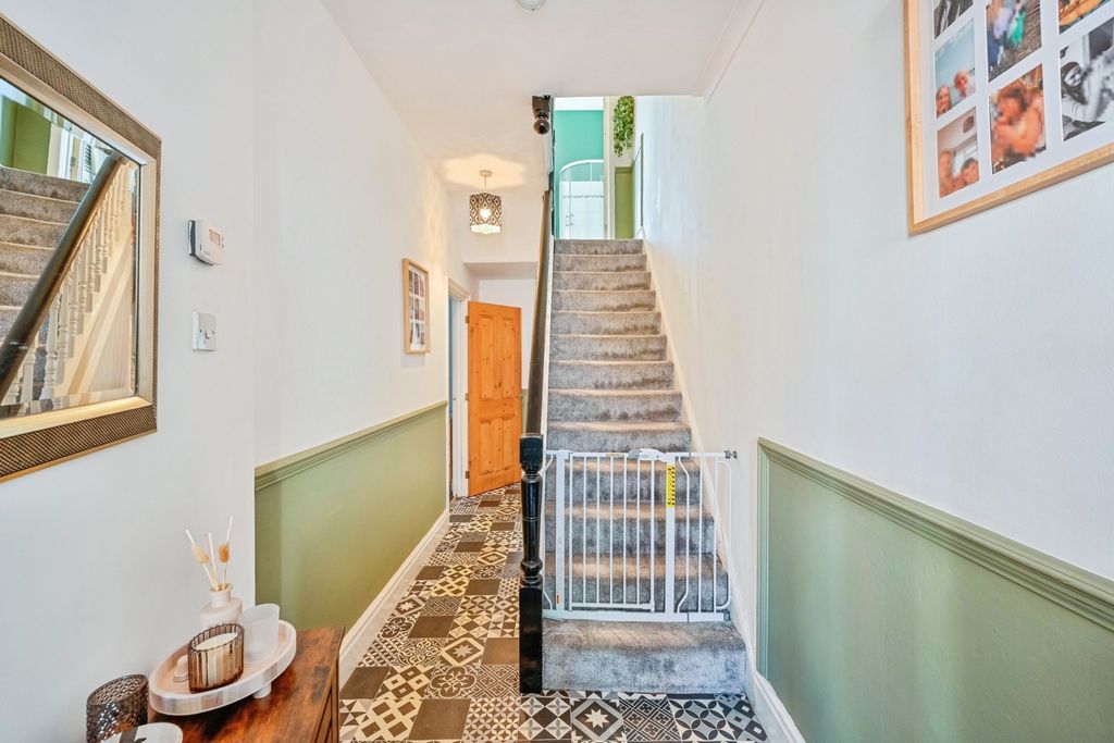 Property photo 2 of 17 Photo