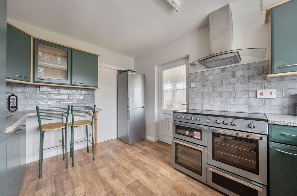 Property photo 3 of 20 1435805-8-69d80B5...